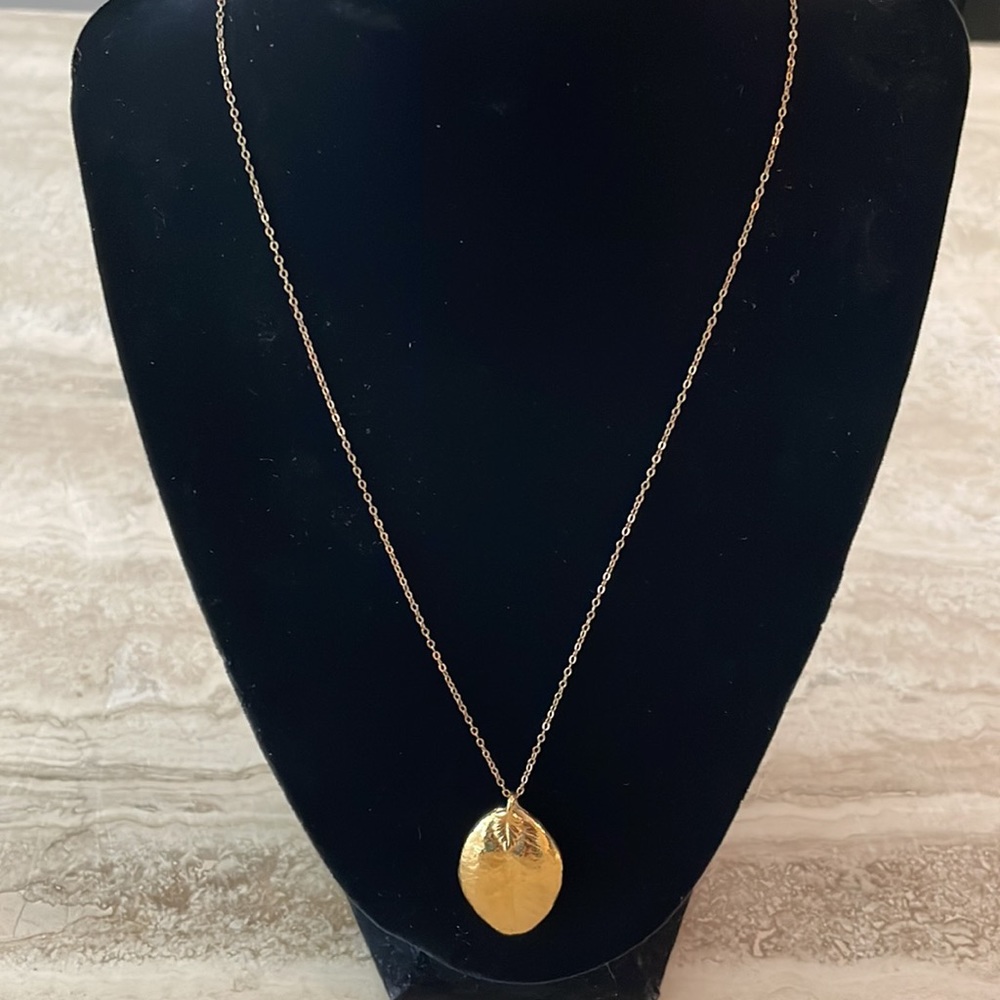 Authentic 24k Gold Plated Maile Leaf Pendant Necklace VTG